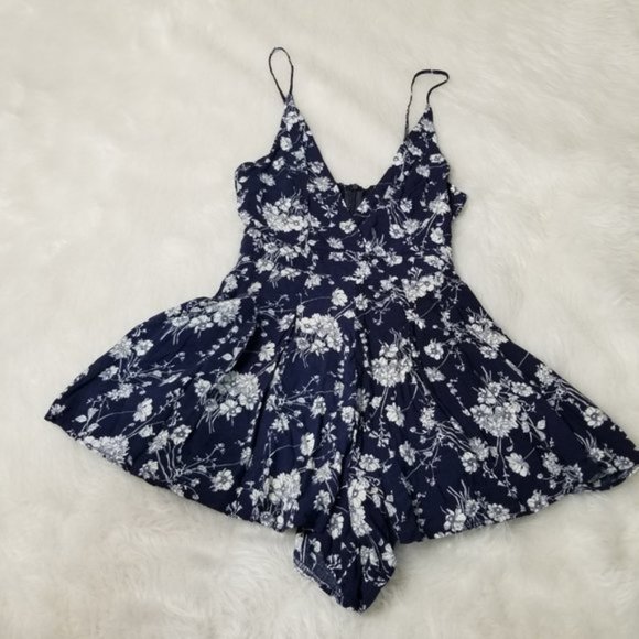 Showpo Down For The Night Navy Floral Playsuit - Picture 5 of 12